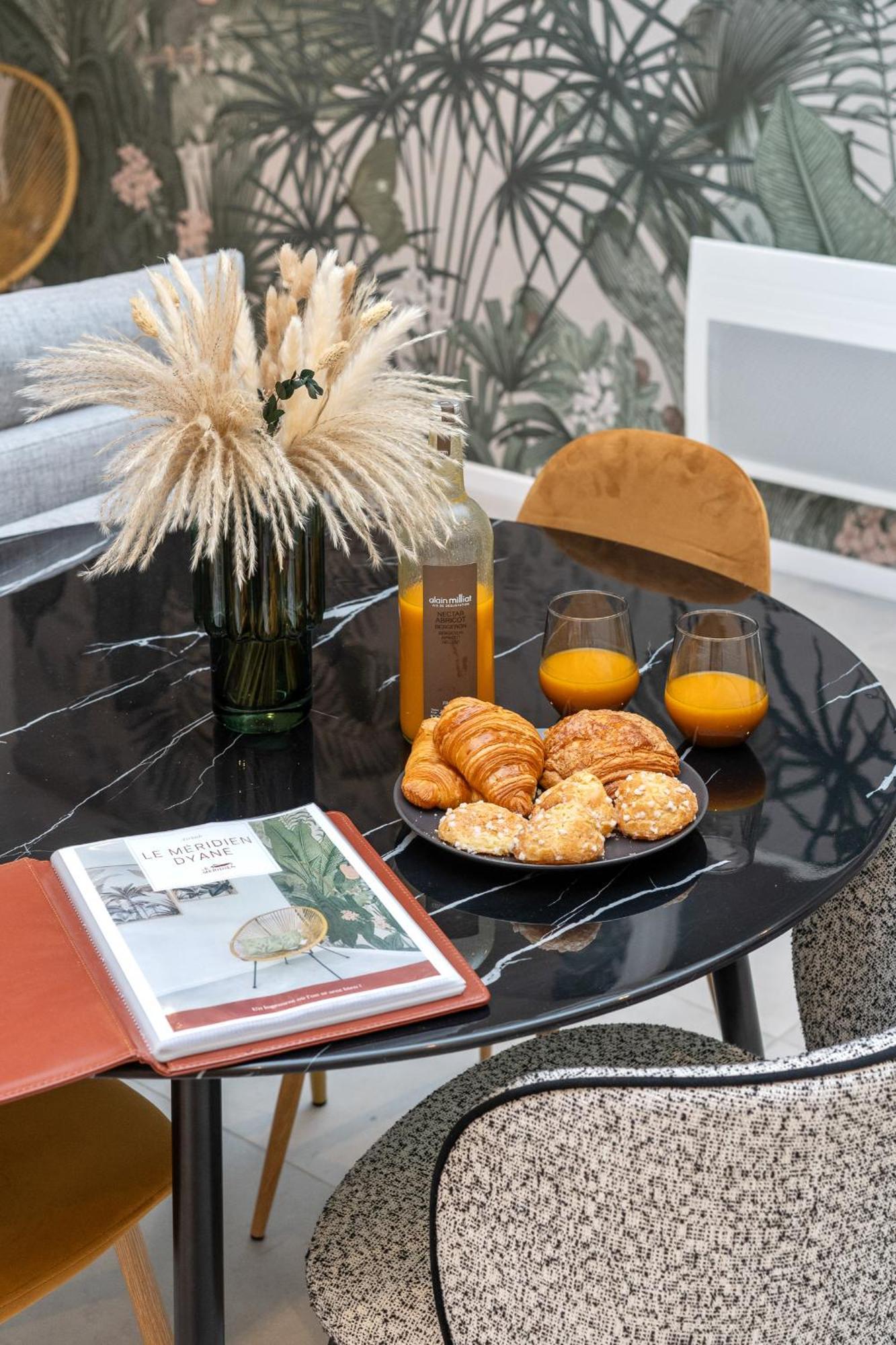 Loft Dyane - Le Meridien #Parking #Lave-Linge #Clim #Netflix Charbonnieres-les-Bains Luaran gambar